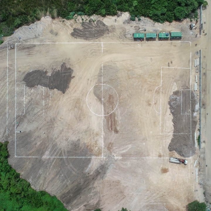 Construção do CT do Vasco: vista aérea do primeiro campo demarcado.